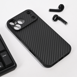 Futrola Carbon fiber za iPhone 17 Pro Max 6.9 crna.