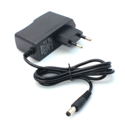 Adapter AC/DC 12V 2A.