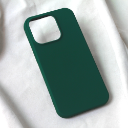 Futrola Teracell Soft Velvet za iPhone 15 Pro 6.1 tamno zelena.