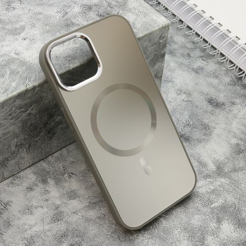 Futrola COLOR METAL MagSafe za iPhone 15 srebrna (MS).