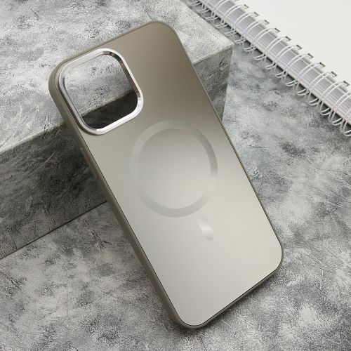 Futrola COLOR METAL MagSafe za iPhone 13 Pro Max (6.7) srebrna (MS).