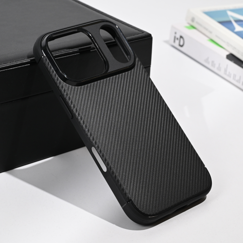Futrola Defender Carbon za iPhone 17 Pro crna.